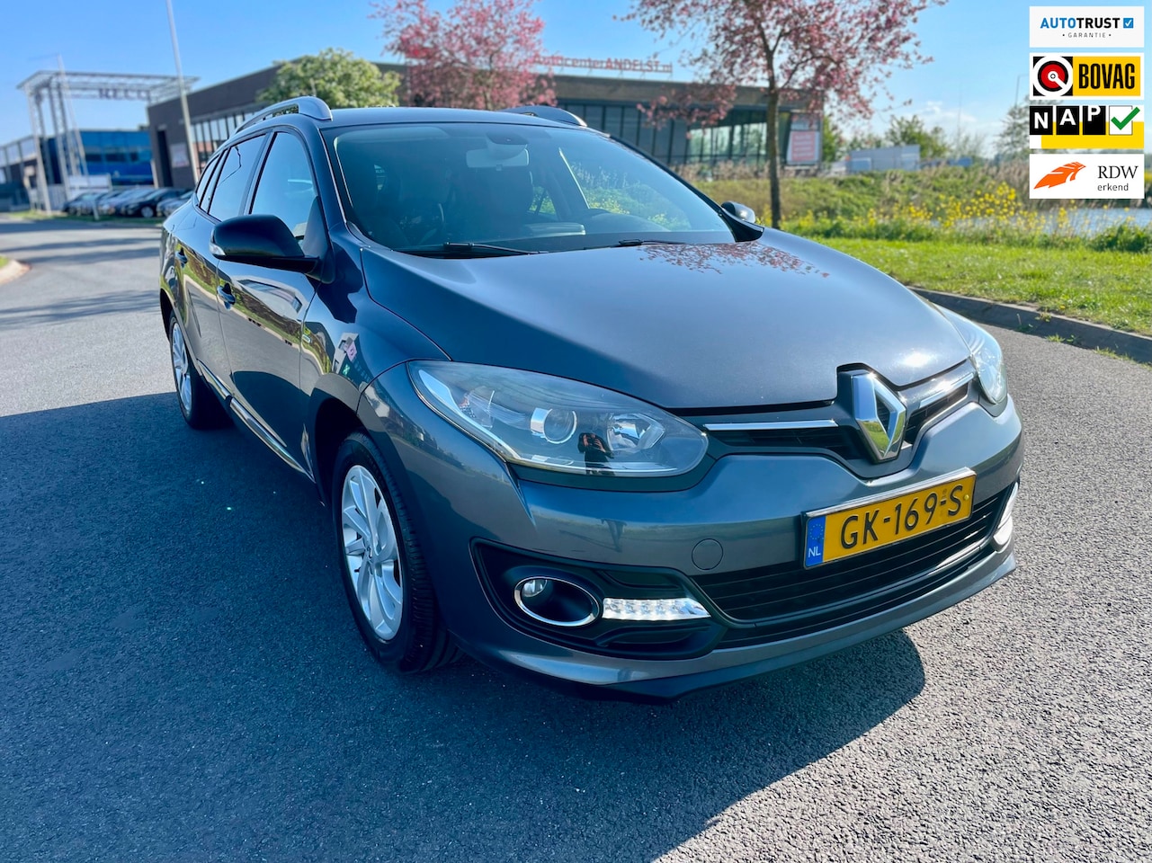 Renault Mégane Estate - 1.2 TCe Limited 1.2 TCe Limited, Trekhaak, Pdc, Navi, Cruise/Climate control, Bluetooth, Lmv, 2e eig afk, - AutoWereld.nl