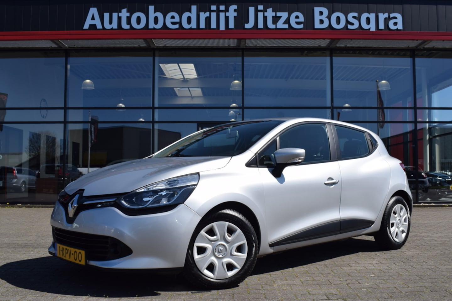 Renault Clio - 0.9 TCE Expression Airco | Full Map Navi | Telefonie | Isofix - AutoWereld.nl