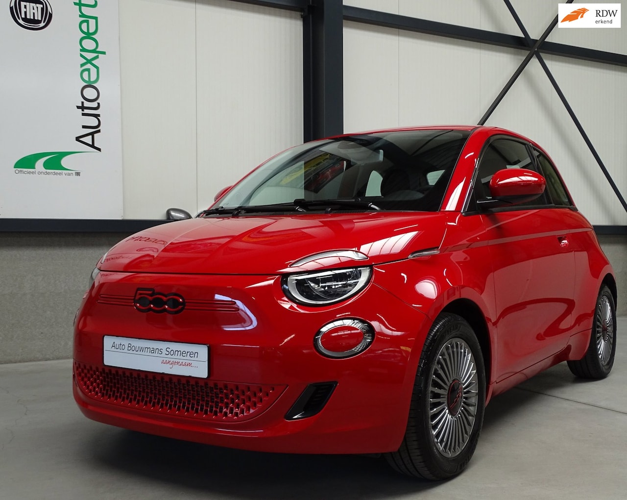 Fiat 500e - "RED' - AUTOMAAT- EX DEMO STELLANTIS - FABR. GAR. ! - 3357 KM !! - AutoWereld.nl