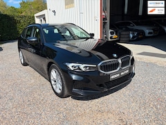 BMW 3-serie Touring - 318i NW MODEL € 23.945 INCL. BTW DUITSE PAPIEREN