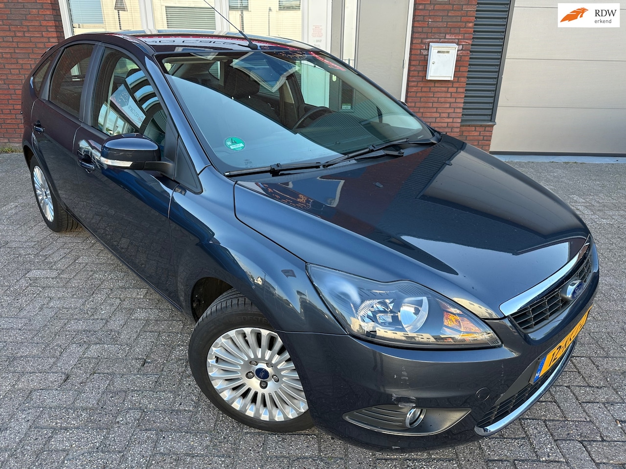Ford Focus - 1.8 Limited / 1e Eig / Navi / PDC / Clima / NAP / Cruise - AutoWereld.nl
