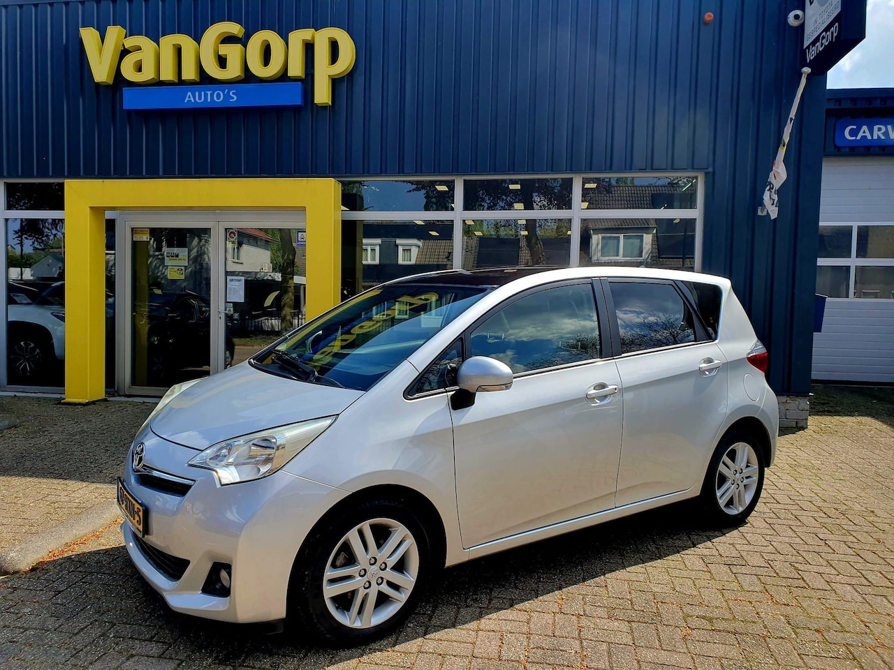 Toyota Verso S - 1.3 VVT-i Dynamic Pano All-in prijs! - AutoWereld.nl