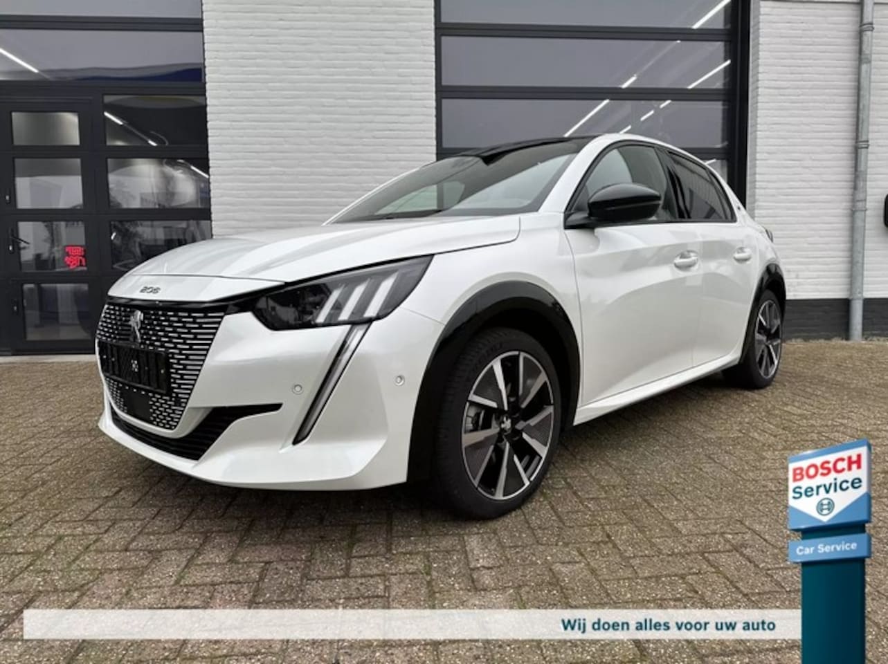 Peugeot e-208 - EV 50kWh 136pk GT Pack / Panoramadak - AutoWereld.nl