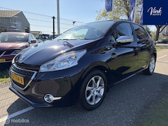 Peugeot 208 - 1.2 PureTech Blue Lease Executive | 5 Deurs | Automatische Airco | LM Velgen | NAV |