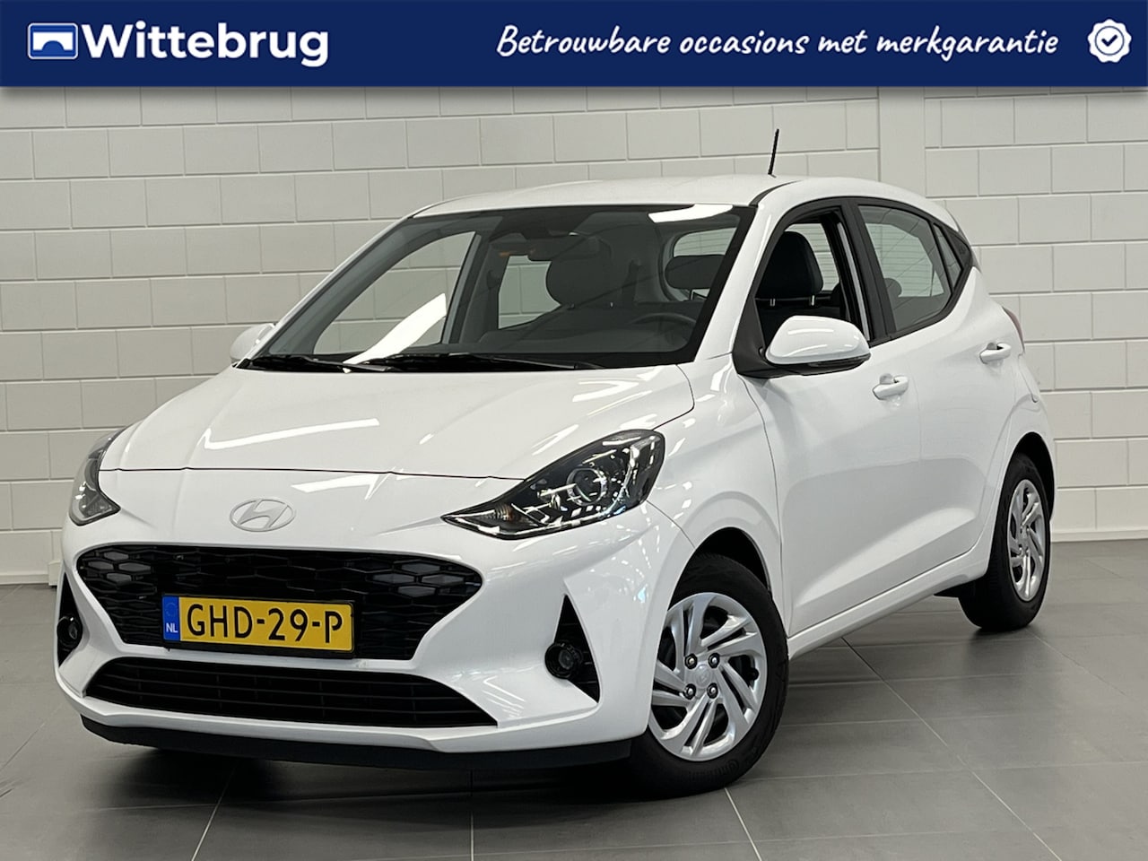 Hyundai i10 - 1.0 Premium NAVIGATIE | CLIMATE CONTROL | PARKEERSENSOREN EN CAMERA - AutoWereld.nl