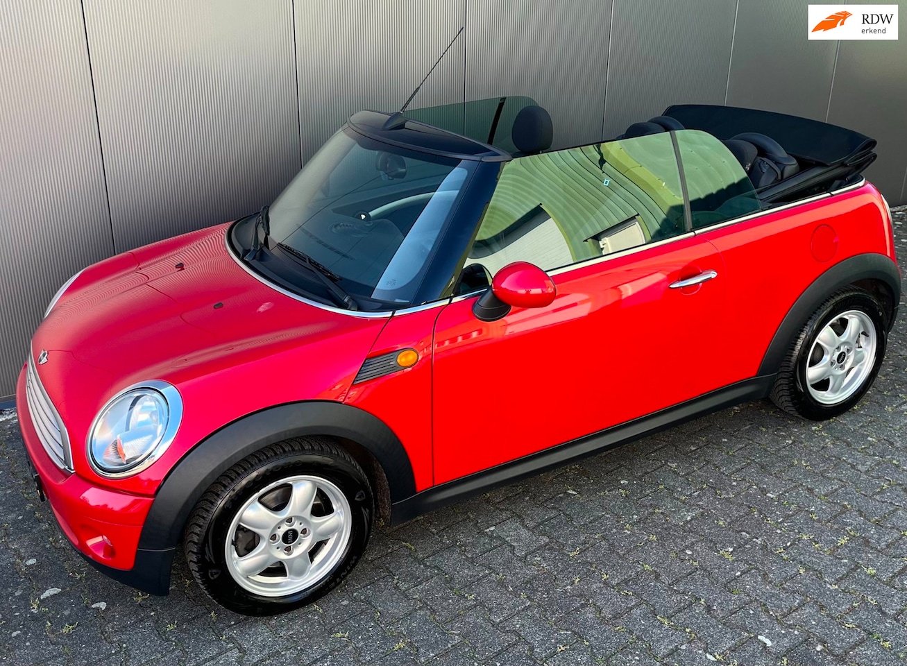 MINI Cabrio - Mini 1.6 Cooper 1e eig. 95.869km - AutoWereld.nl