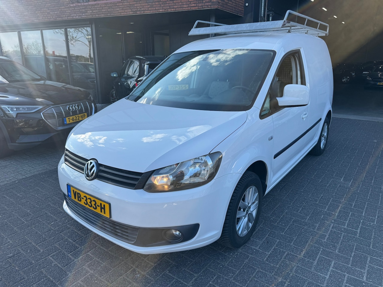Volkswagen Caddy - 1.6 TDI AIRCO PARKEERSENS TREKHAAK SUPER ONDERHOUDEN ORIG NL NAP - AutoWereld.nl