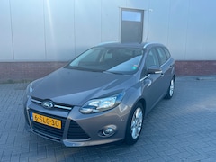 Ford Focus Wagon - 1.6 TDCI ECOnetic Lease Titanium LEER CLIMA GRIJS 2013