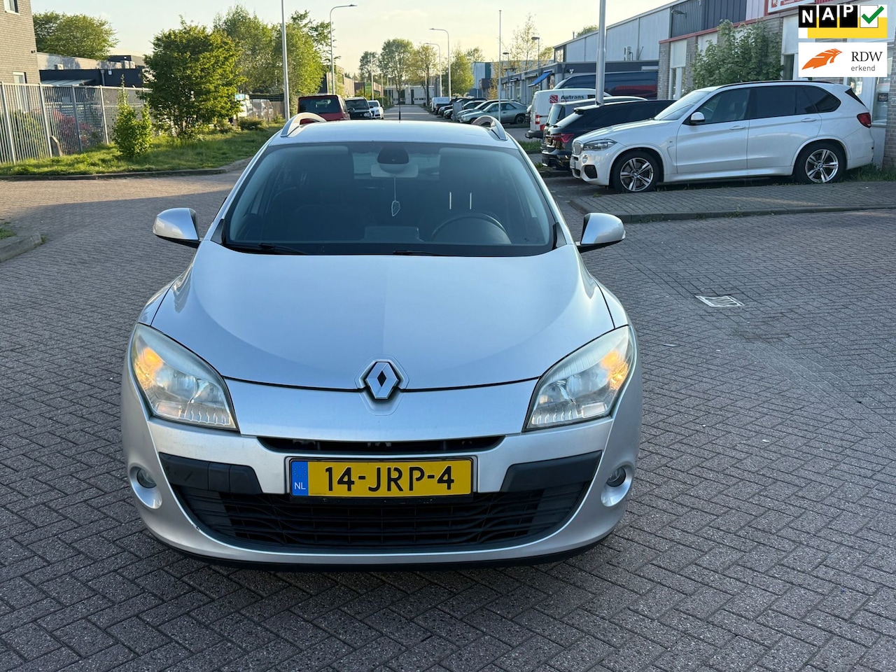 RENAULT MEGANE