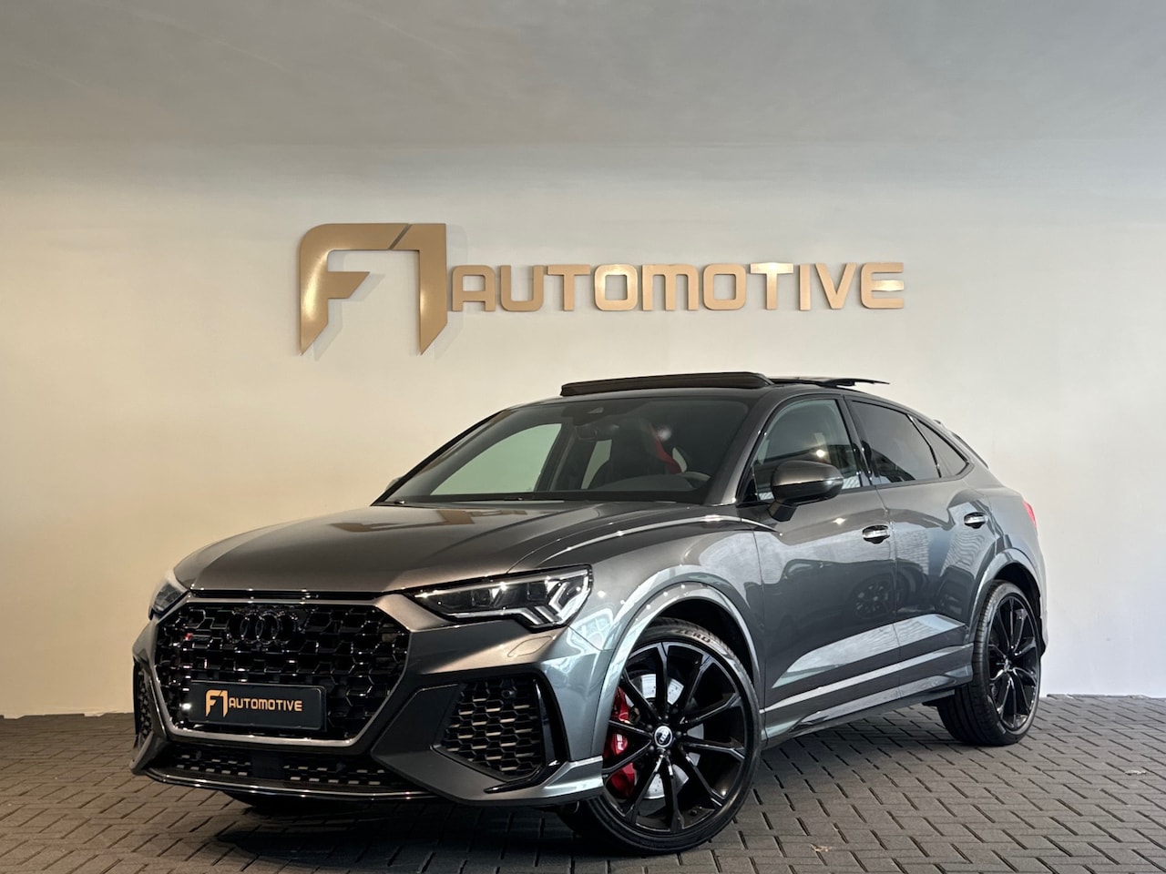 Audi RSQ3 Sportback - 2.5 TFSI Pano|Memory|B&O|Trekhaak|Sfeer - AutoWereld.nl