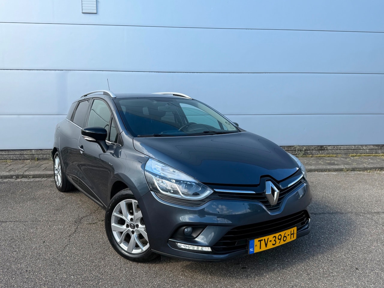 Renault Clio Estate - 1.5 dCi Limited (bj 10-2018) PDC|NAVI|LED|FACELIFT MODEL - AutoWereld.nl