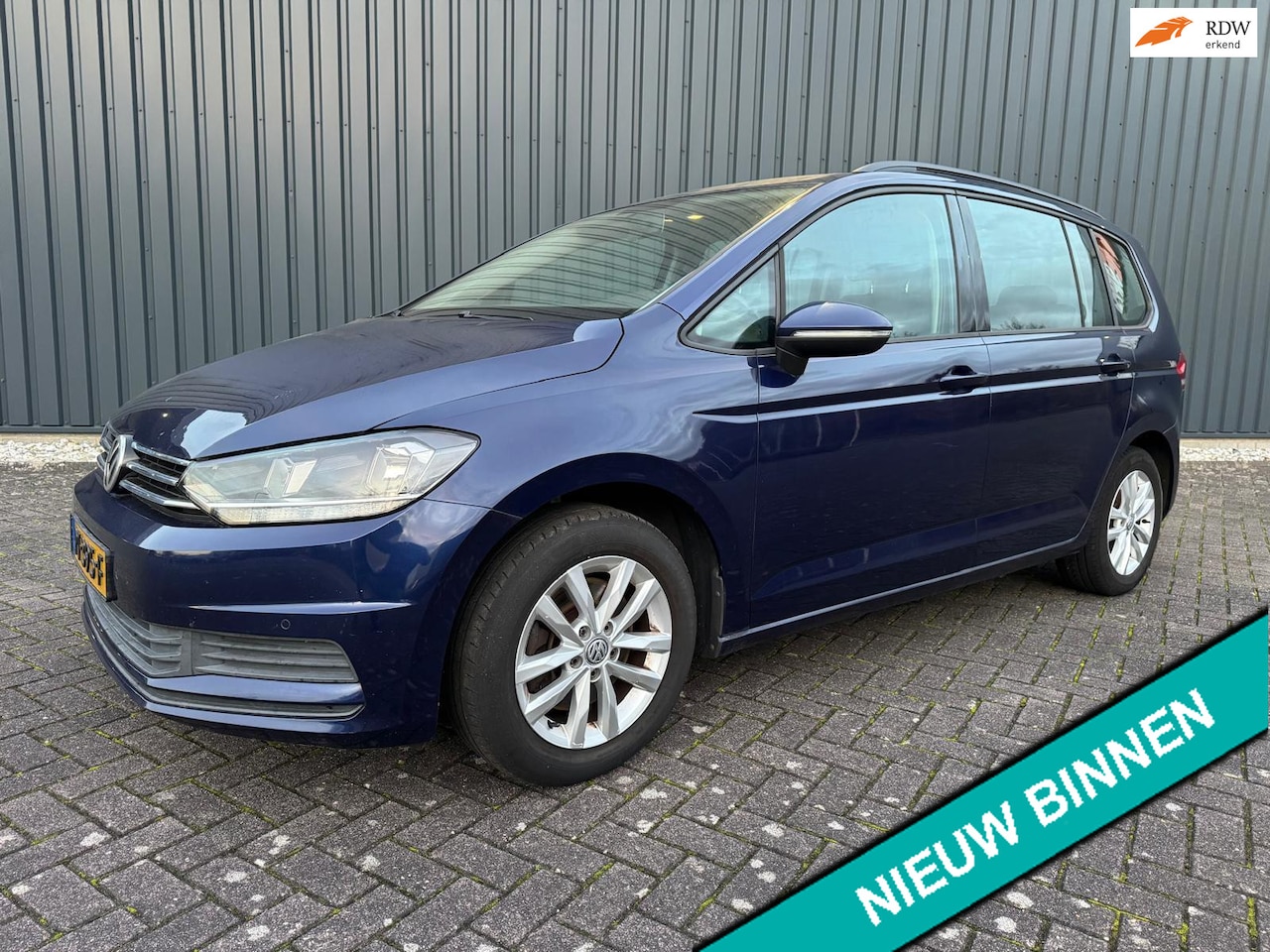 Volkswagen Touran - 1.4 TSI Highline 1.4 TSI Highline ( NW APK 2027 + AUTOMAAT + AIRCO ) - AutoWereld.nl