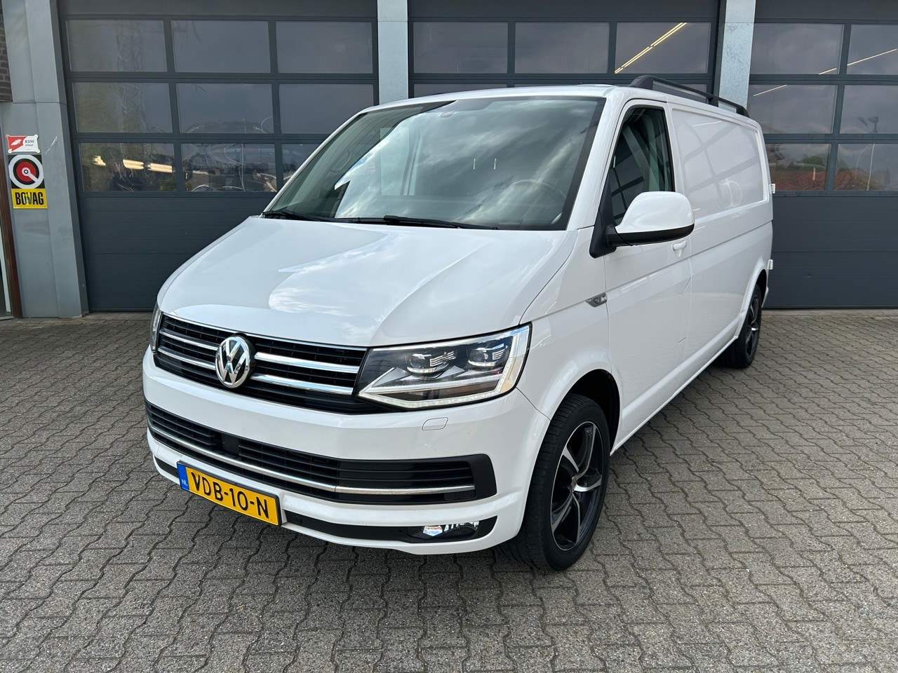 Volkswagen Transporter - GB 2.0 TDI 150pk L2H1 Highline - AutoWereld.nl