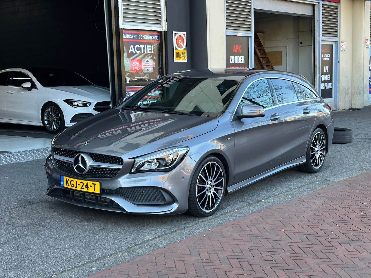 Mercedes-Benz CLA-klasse Shooting Brake - 200 AMG Leer Navi Camera - AutoWereld.nl