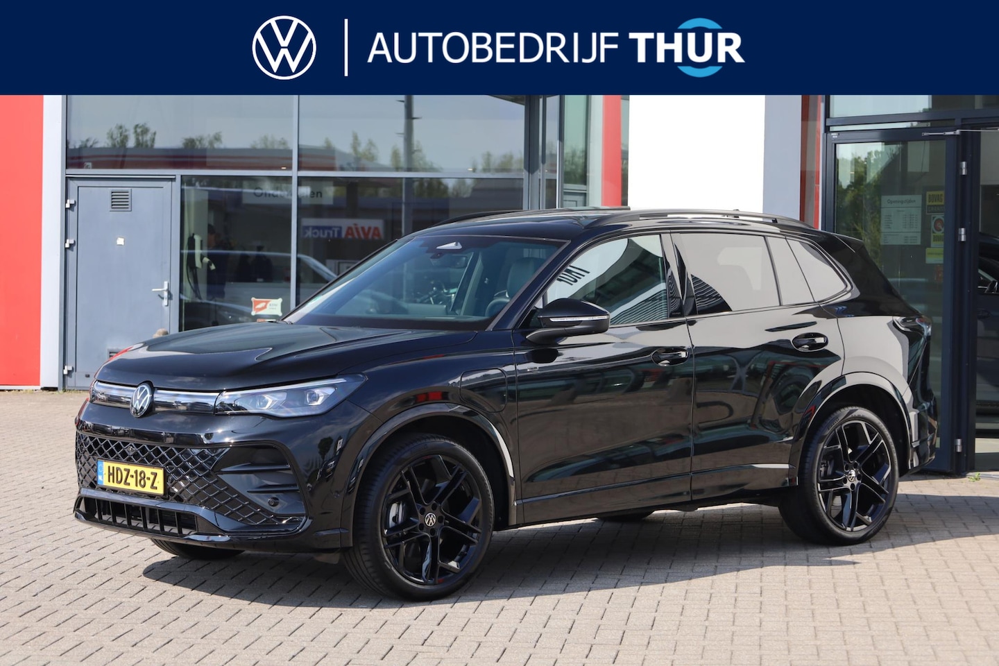Volkswagen Tiguan - 1.5 eHybrid R-Line Business NL auto 1e eigenaar nieuw door ons geleverd  Lederen bekleding - AutoWereld.nl