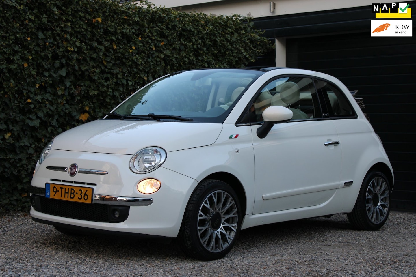 Fiat 500 C - 0.9 TwinAir Lounge | Airco | Bluetooth | Leer | Parkeersensoren achter - AutoWereld.nl