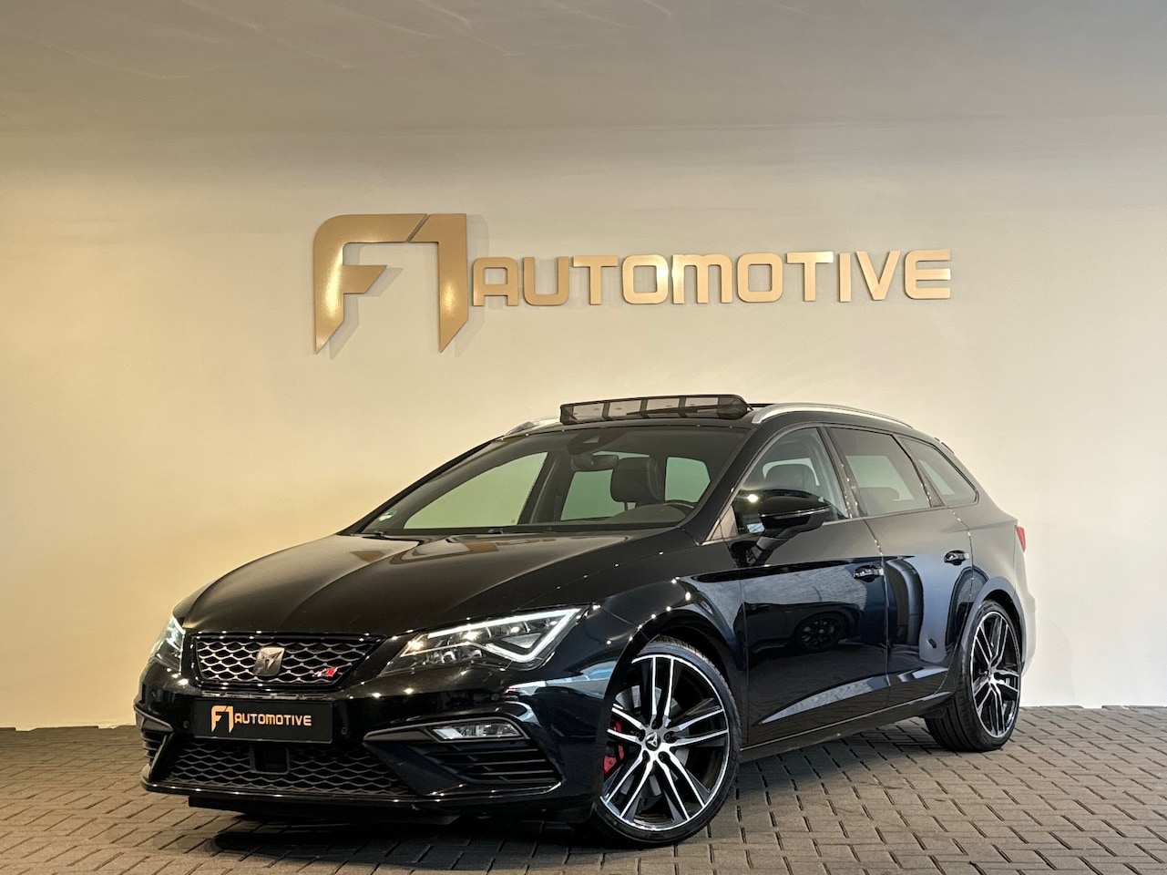 SEAT Leon ST - 2.0 TSI CUPRA 300 Pano|Beats|Sfeer|Keyles|CarPlay - AutoWereld.nl