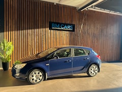 Opel Astra - 1.4 Selection Airco, Camera, Pdc