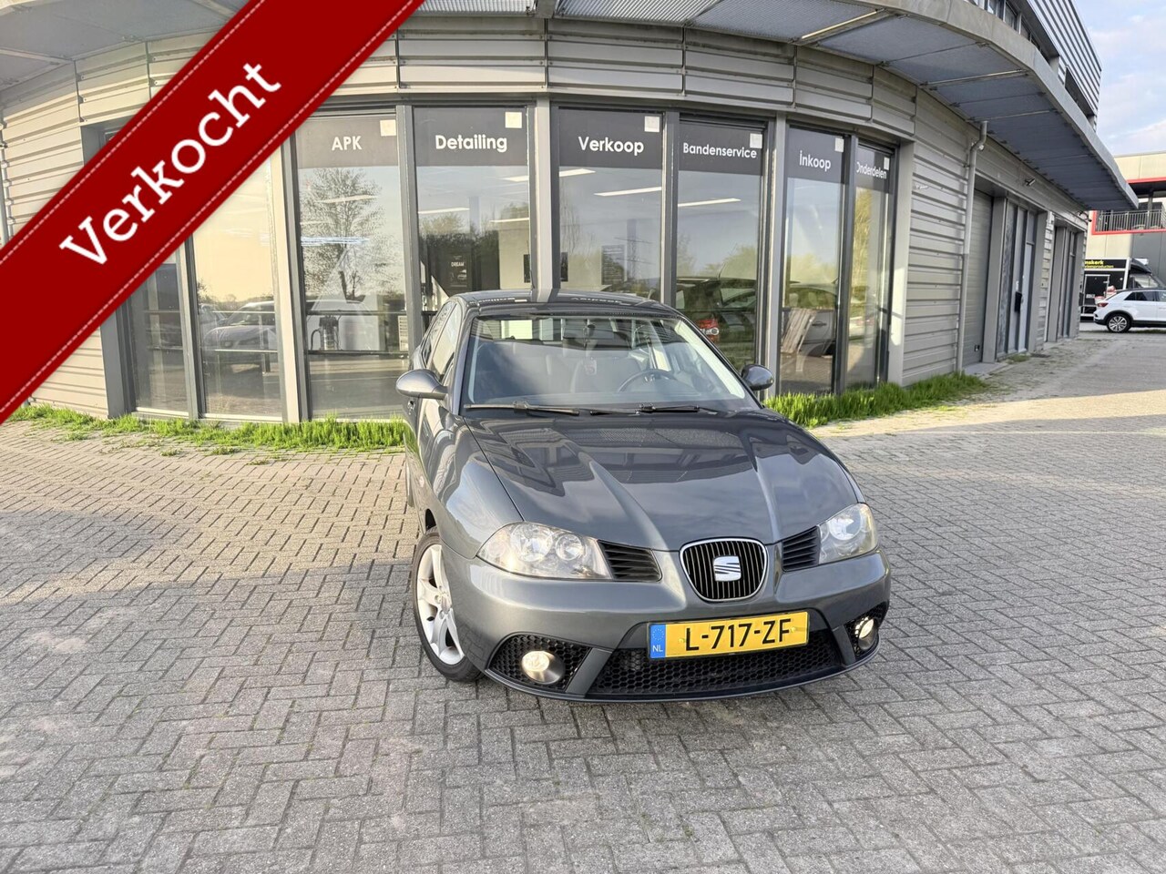 SEAT Ibiza - 1.4-16V 25 Edition 1 86 PK Navi Grijs 16 Inch - AutoWereld.nl