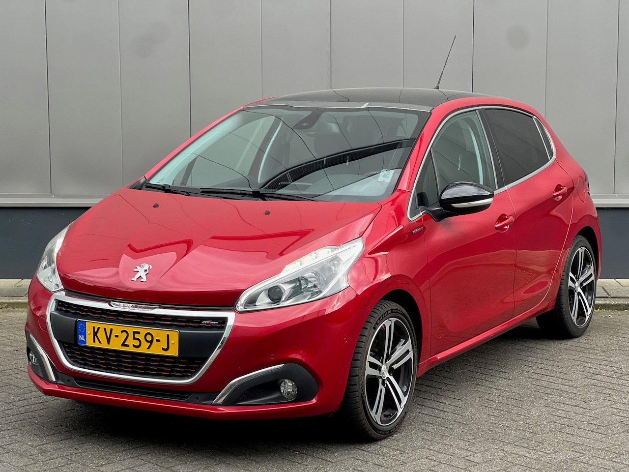Peugeot 208 - 1.2 PureTech GT-line Panorama NAP - AutoWereld.nl