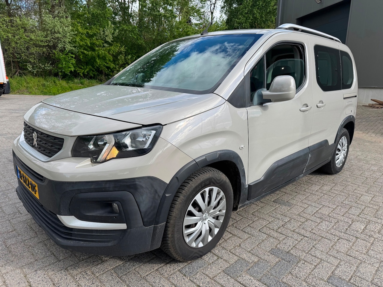 Peugeot Rifter - 1.2 Puretech Allure Carplay cruiseC - AutoWereld.nl