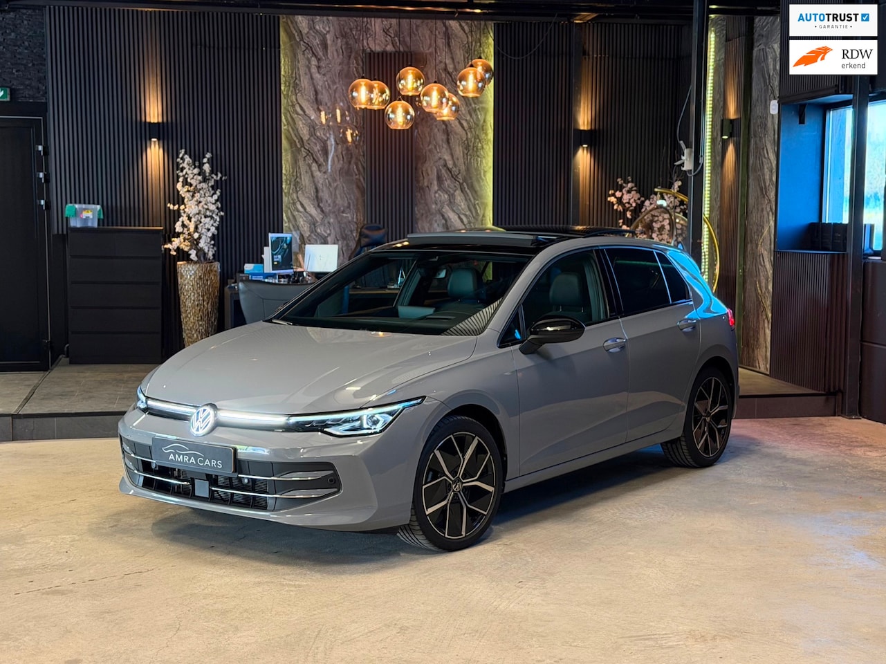 Volkswagen Golf - 1.5 eTSI R-Line|50 Edition|PANO|FULL OPTIONS - AutoWereld.nl