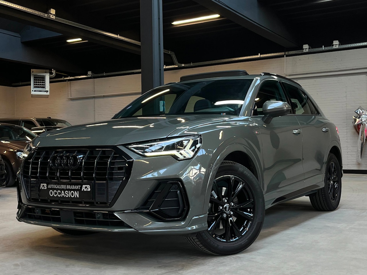 Audi Q3 - 35 TFSI S edition Automaat/Pano/Carplay - AutoWereld.nl