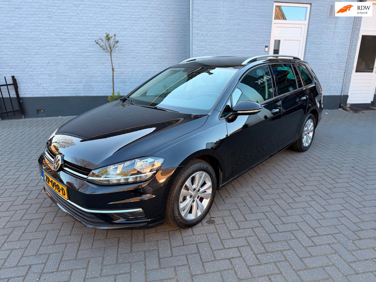 Volkswagen Golf Variant - 1.6 TDI | ALCANTARA | DSG | TREKHAAK | NAVI | - AutoWereld.nl