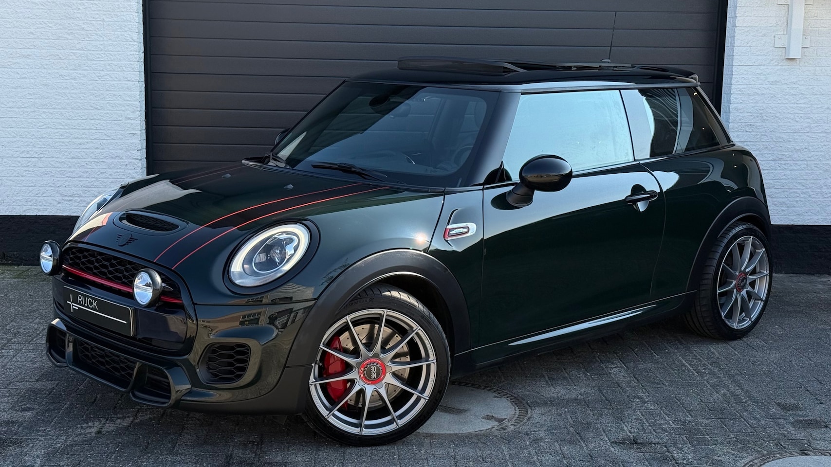 MINI John Cooper Works - Mini 2.0 Chili JCW 2.0 Chili | Rebel Green | Pano | OZ 18” | Sportuitlaat | Dealer ond. | - AutoWereld.nl