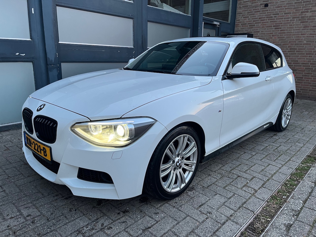 BMW 1-serie - 116i Business+ M-Pakket - AutoWereld.nl