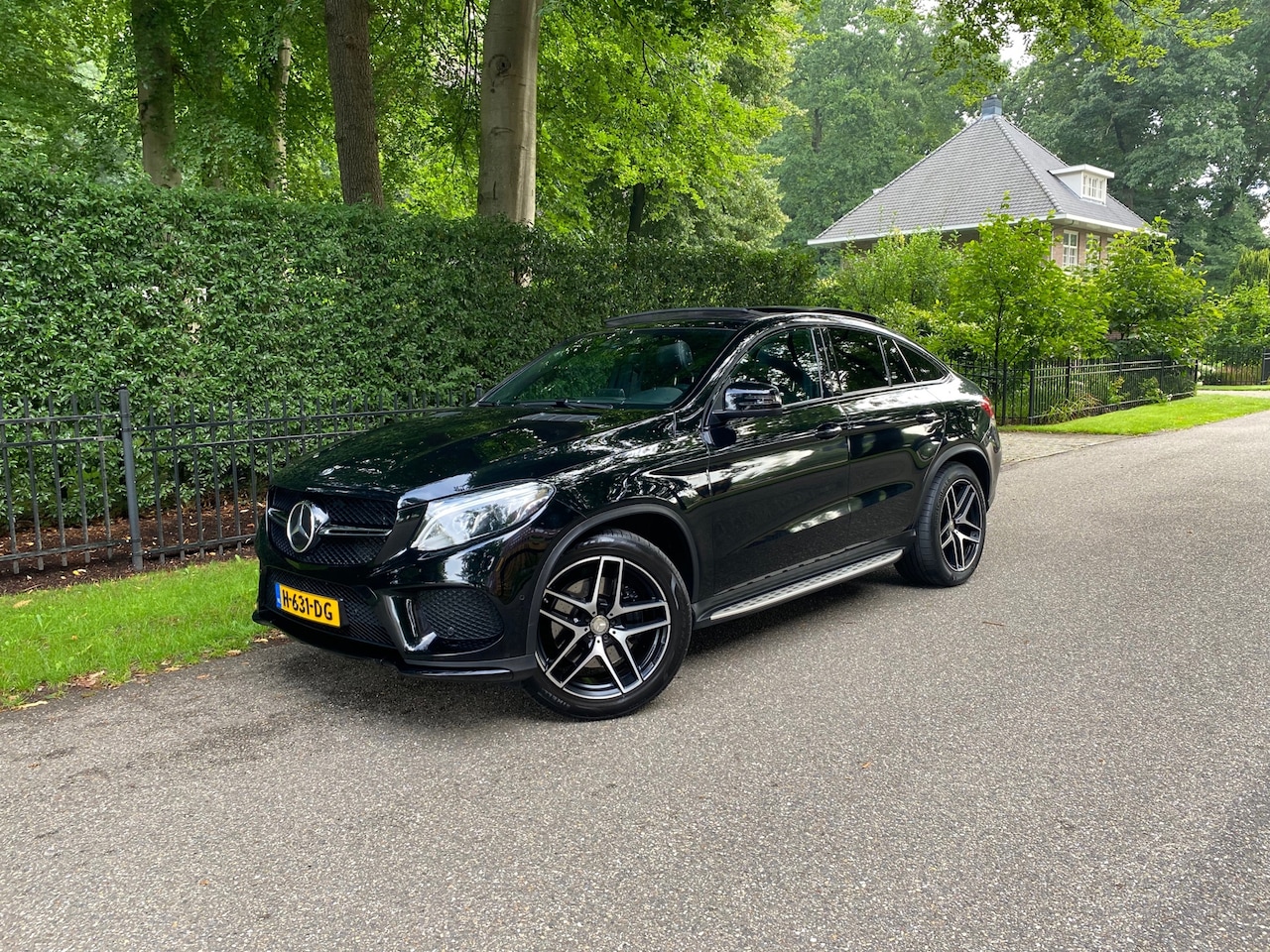 Mercedes-Benz GLE-Klasse Coupé - 450 AMG 4MATIC Pano, Leer 21" - AutoWereld.nl