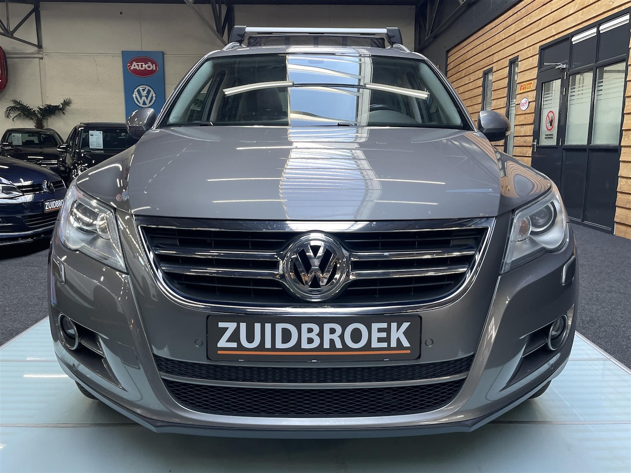 Volkswagen Tiguan - 2.0 TSI DSG 4Motion Vol Opties!! Pano!! Dynaudio!! Trekhaak!! Cruise!! - AutoWereld.nl