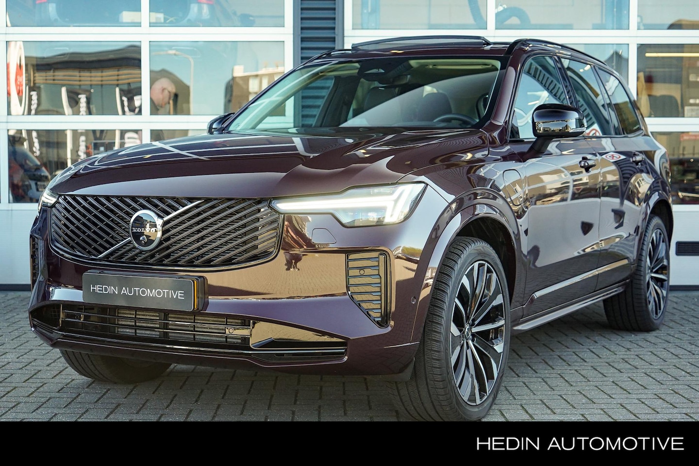 Volvo XC90 - T8 Plug-in hybrid AWD Ultra Dark | B&W Audio | Luchtvering | Head-up | Trekhaak | 360 Came - AutoWereld.nl