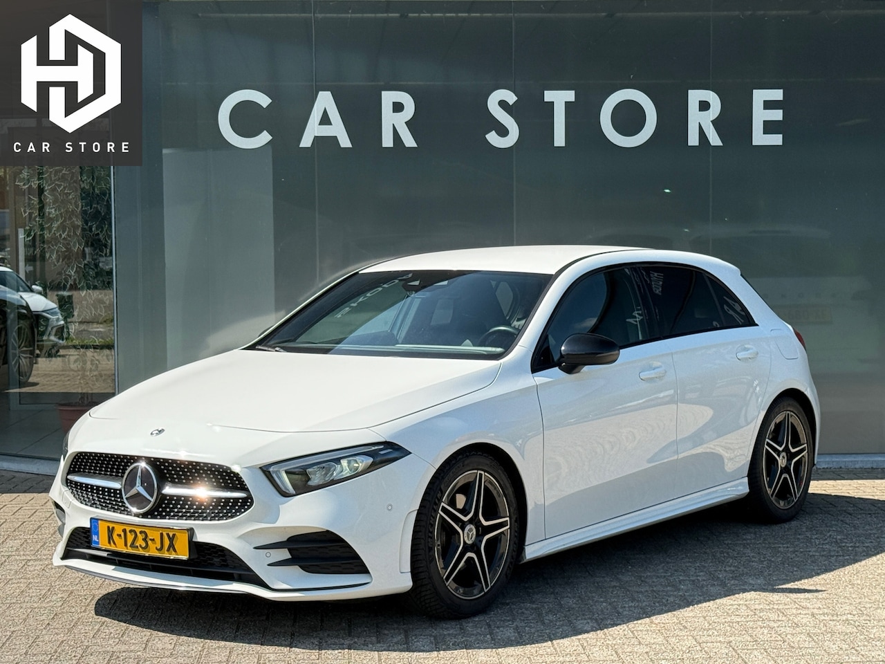 Mercedes-Benz A-klasse - 180 AMG Night Navi|Sfeer|Stoelverwarming|Dealer Onderhouden - AutoWereld.nl