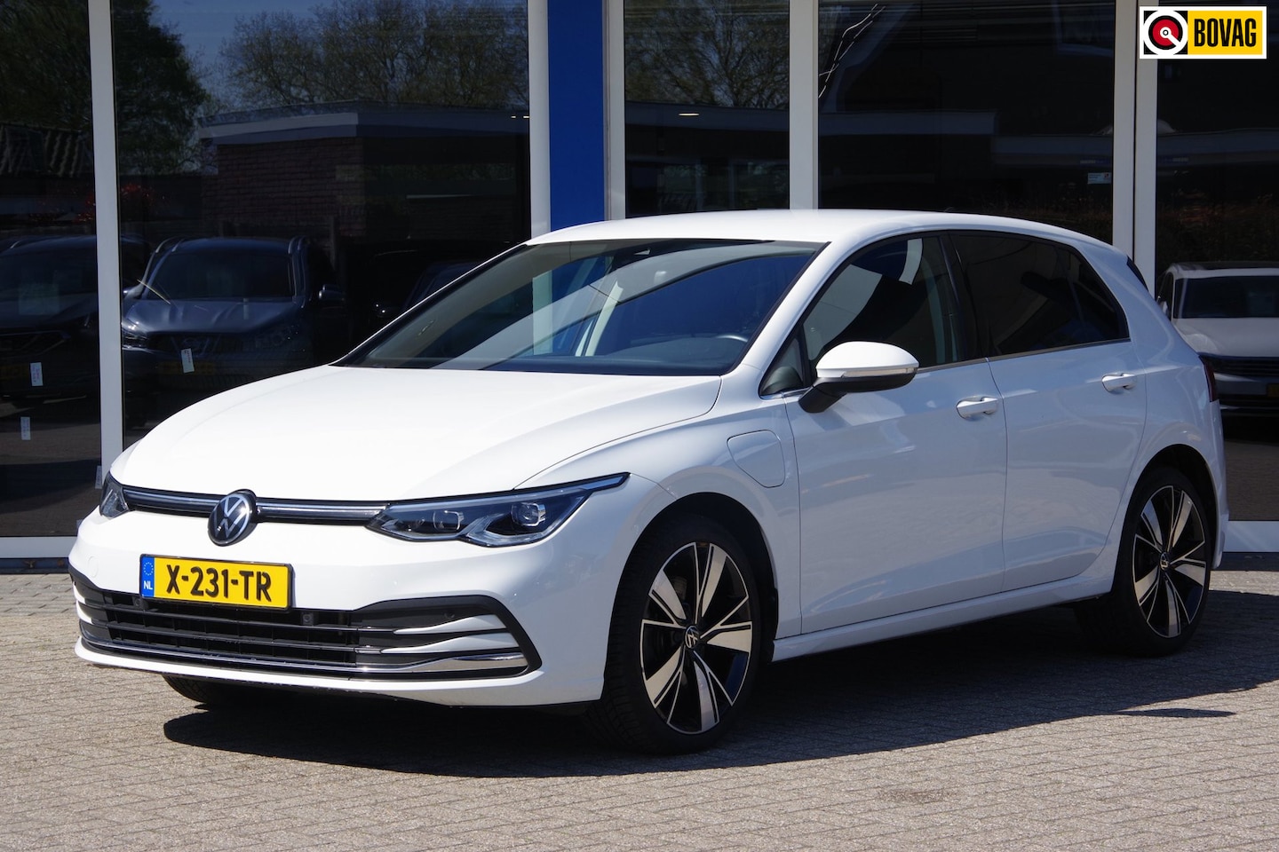 Volkswagen Golf - Hybrid IQ.light Trekhaak Carplay Stoelverwarming - AutoWereld.nl