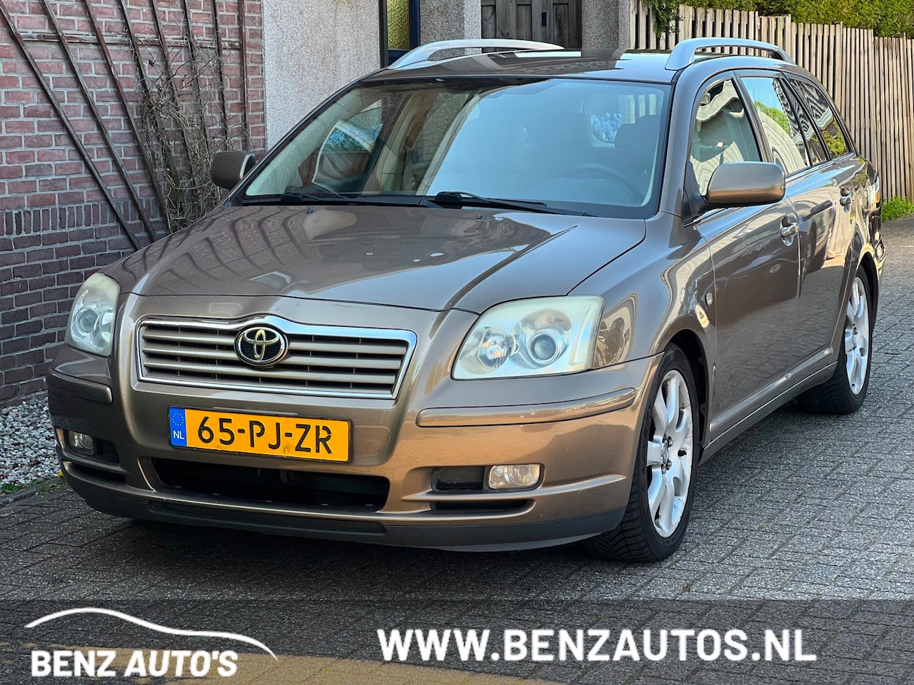 Toyota Avensis Wagon - 2.0 VVTi Executive inruilkoopje zo mee - AutoWereld.nl