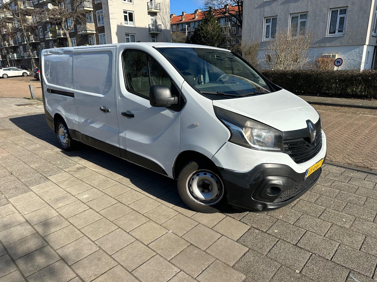 Renault Trafic - 1.6 dCi T29 L2H1 Comfort Energy 3pers Airco Trekhaak - AutoWereld.nl
