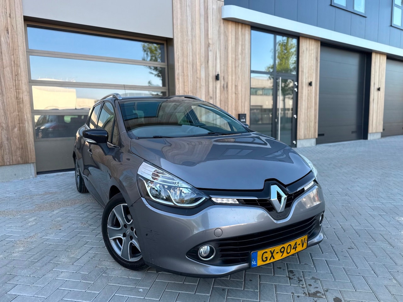 Renault Clio Estate - 1.5 dCi ECO Night&Day (bj 2015) AIRCO|NAVI|LMV| - AutoWereld.nl