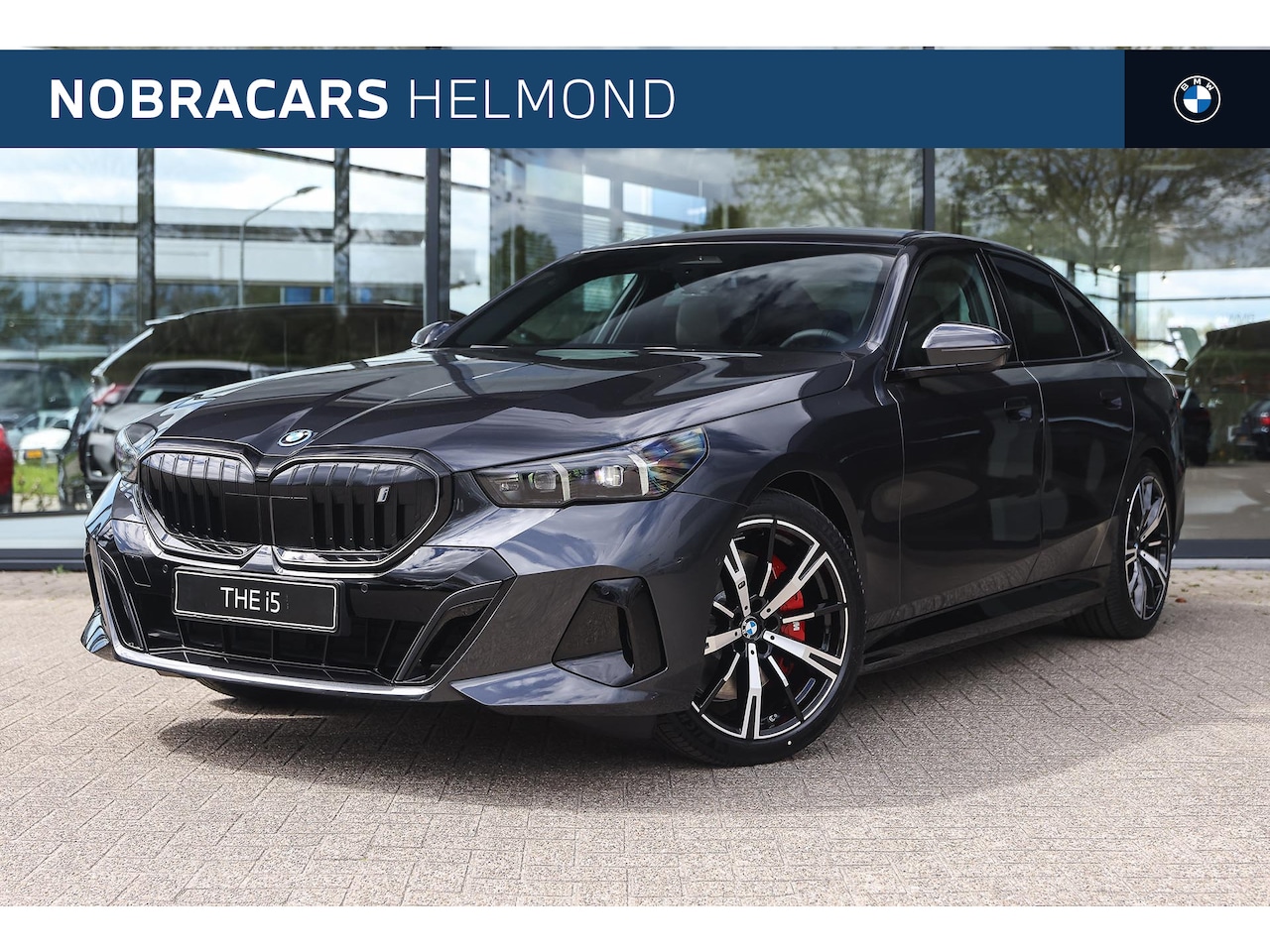 BMW i5 - eDrive40 M Sport / Achteruitrijcamera / Adaptieve LED / Parking Assistant / Stoelverwarmin - AutoWereld.nl