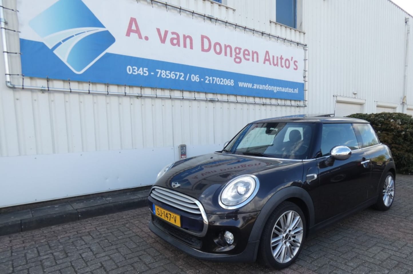 MINI Cooper - 1.5 COOPER CHILI,Navi,Led,Bltooth,Pano,Stoelverw - AutoWereld.nl