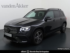 Mercedes-Benz GLB - 180 AMG // Nightpakket // Sfeerverlichting // 19" AMG Velgen // Camera // Elek. Achterklep