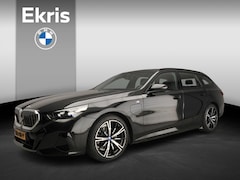 BMW 5-serie Touring - 530e | M-Sportpakket | LED | Leder | HUD | Active cruise | Trekhaak | Panoramadak | DAB |