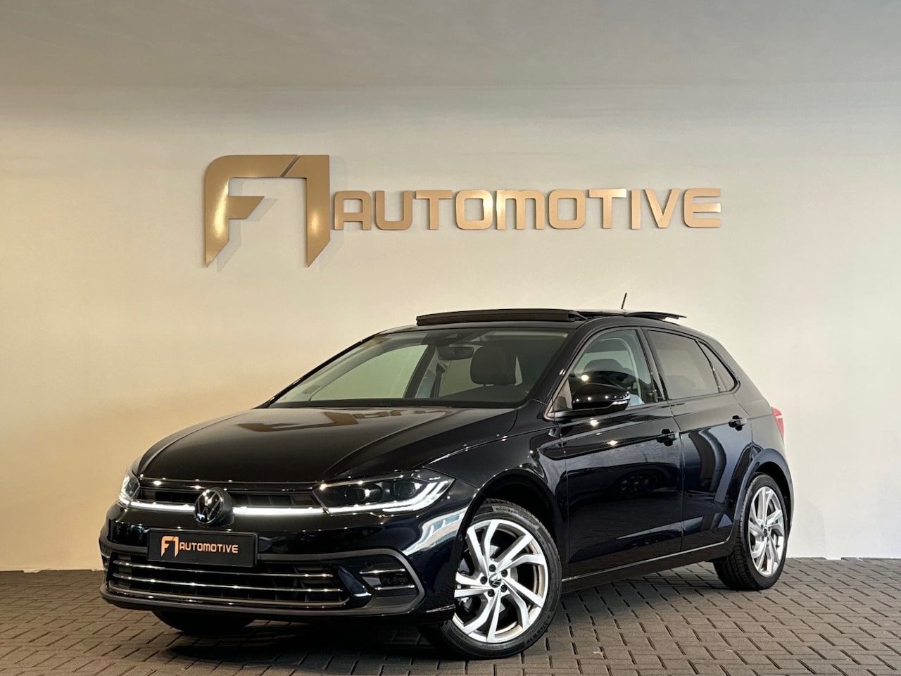 Volkswagen Polo - 1.0 TSI R-Line Business Pano|Keyles|Beats|IQ - AutoWereld.nl