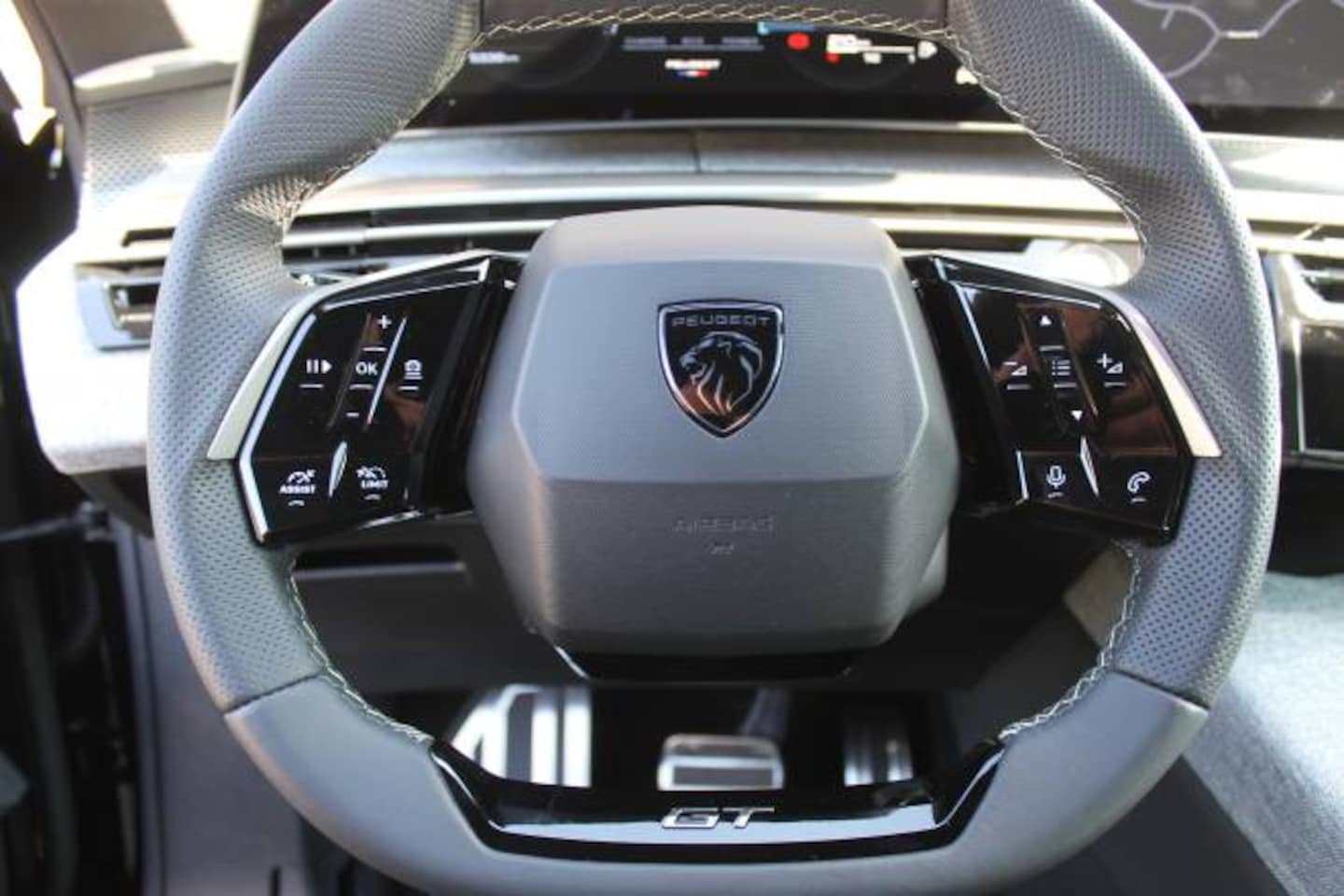 Peugeot 3008 - 1.2 HYBRID 145pk e-DCS6 GT