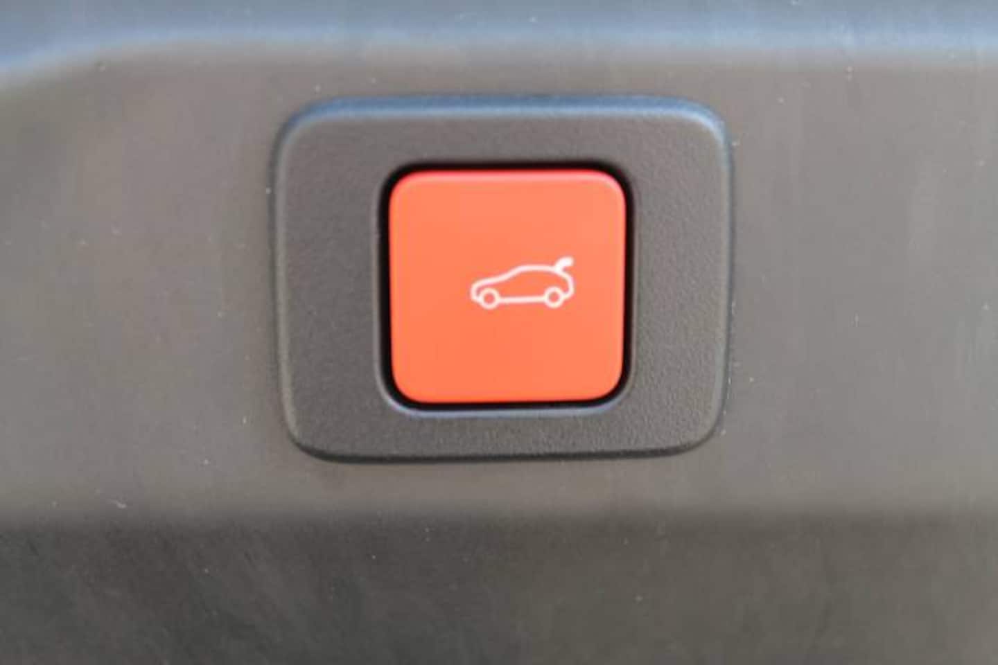 Peugeot 3008 - 1.2 HYBRID 145pk e-DCS6 GT