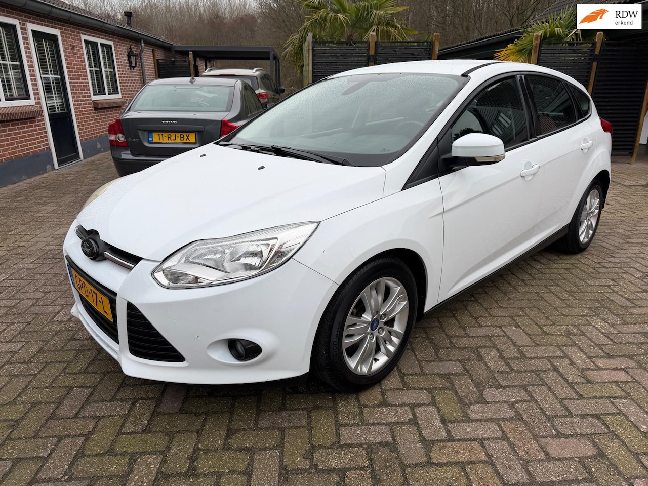 Ford Focus - 1.0 EcoBoost Titanium NIEUWE APK tot 3-2027 - AutoWereld.nl