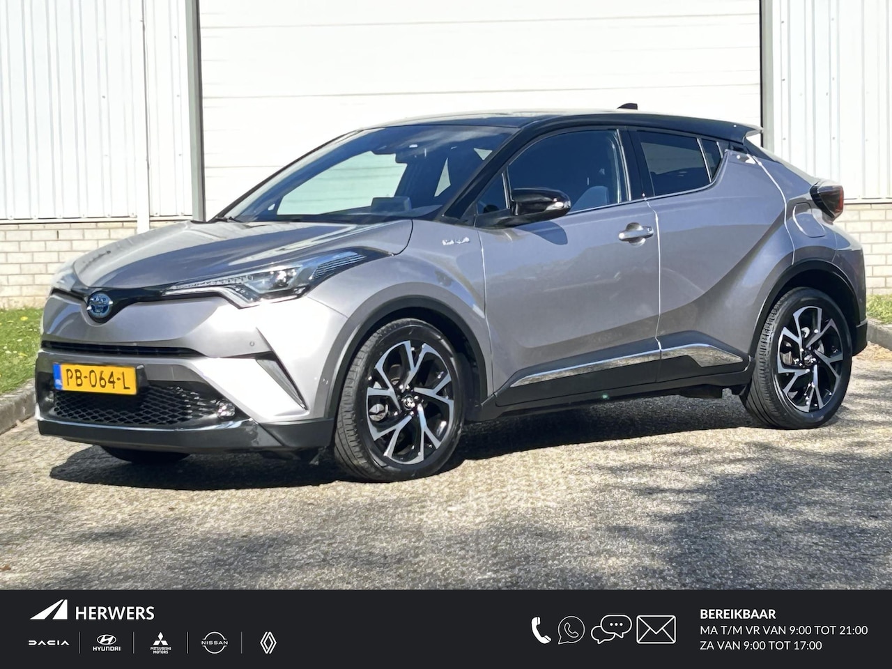 Toyota C-HR - 1.8 Hybrid Bi-Tone Plus / JBL Audio / Trekhaak / Adaptief Cruise Control / Achteruitrijcam - AutoWereld.nl
