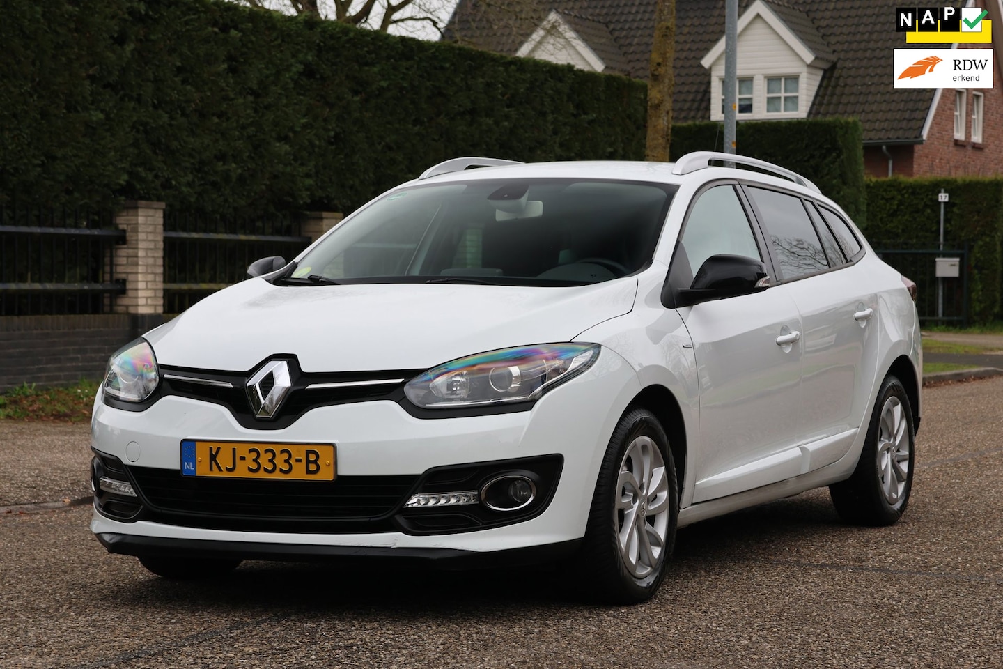 Renault Mégane Estate - 1.5 dCi Limited | NAVI | CLIMA | CRUISE | TREKHAAK | MOOIE GOED ONDERHOUDEN AUTO | - AutoWereld.nl