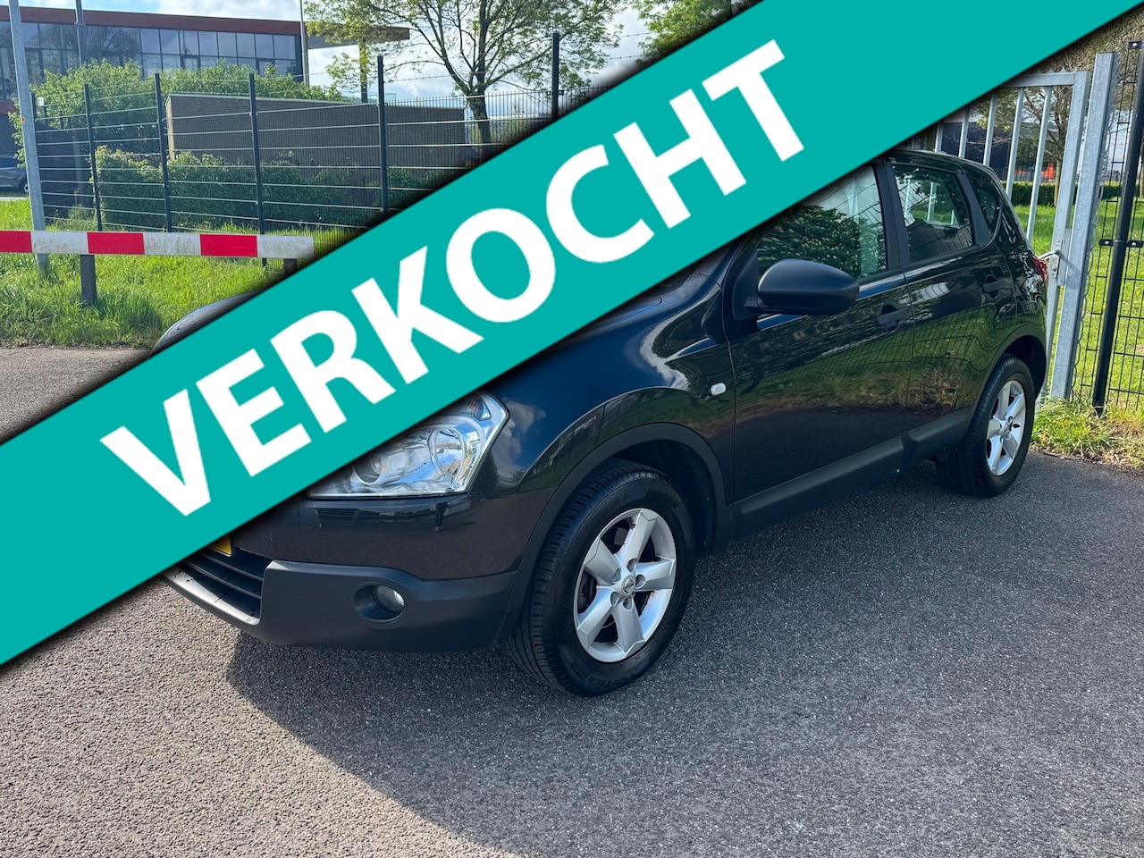 Nissan Qashqai - 1.6 Visia Airco Cruise Trekhaak LM - AutoWereld.nl