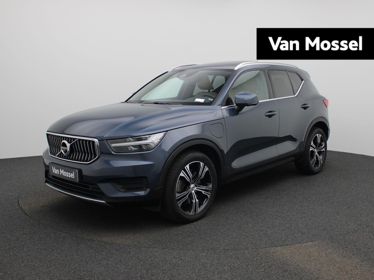 Volvo XC40 - T4 PHEV Inscription Aut. | Automaat | Climate control | Panoramadak | Navigatie | Leder | - AutoWereld.nl